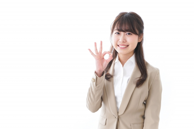 スーツ姿の女性