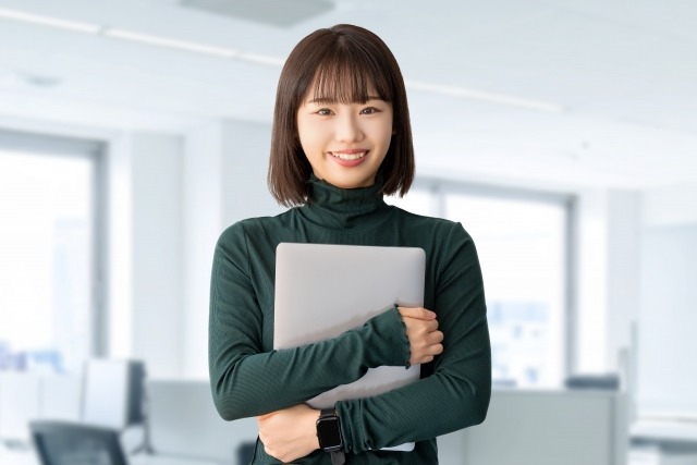 笑顔の女性
