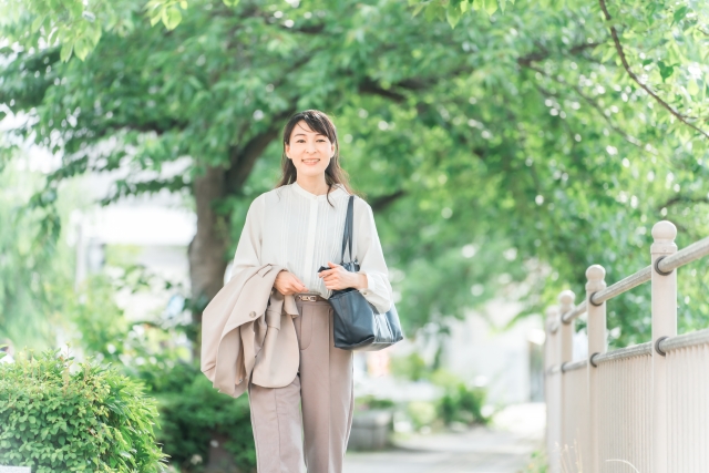 笑顔の女性