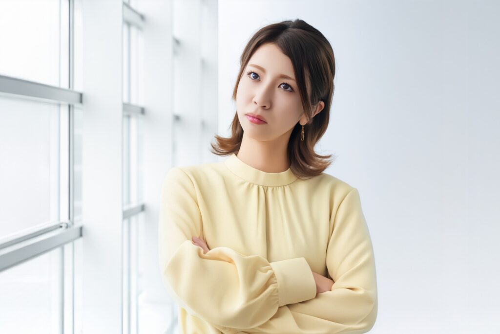 考える女性